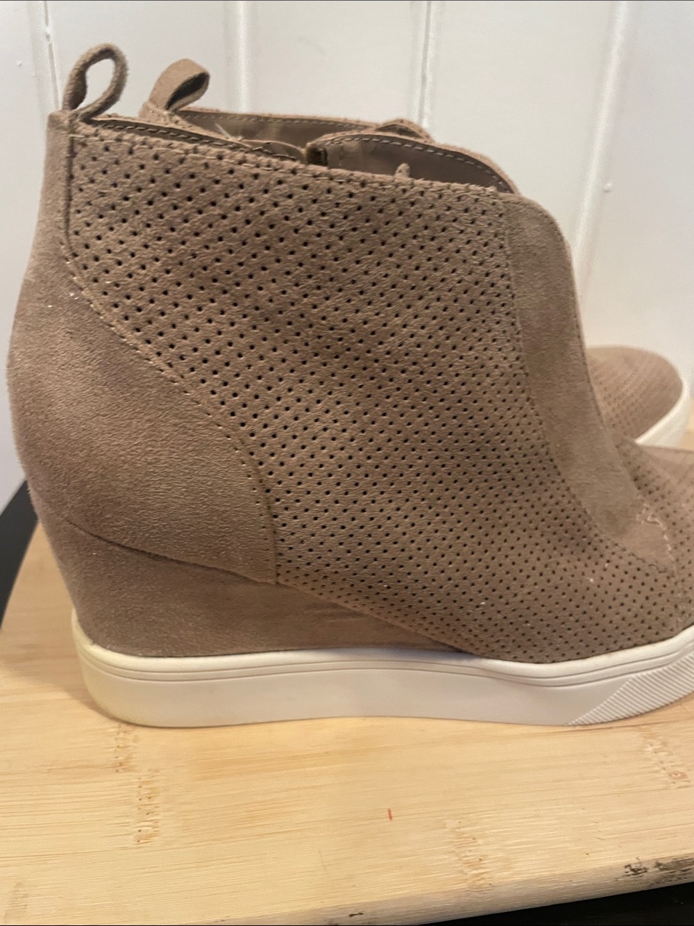 MIA Arianna suede taupe wedges size 7.5 - Picture 3 of 8